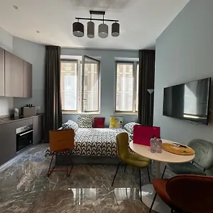Blu Maison Duomo Centro Piazza Diaz Apartment