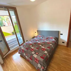 Conte Rosso House Con Terrazza In Coorte Tranquilla A Due Passi Da Stazione E Metropolitana Lambrate Appartamento